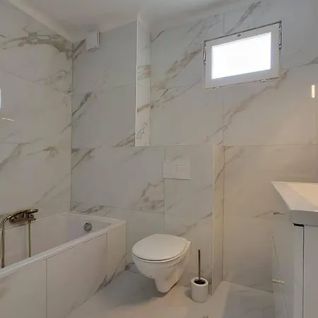 3 Pieces Par La Avec Climatisation * 尼斯